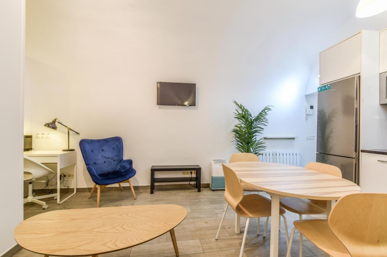 マドリードApartamento En Pleno Barrio De Las Letrasアパートメント エクステリア 写真