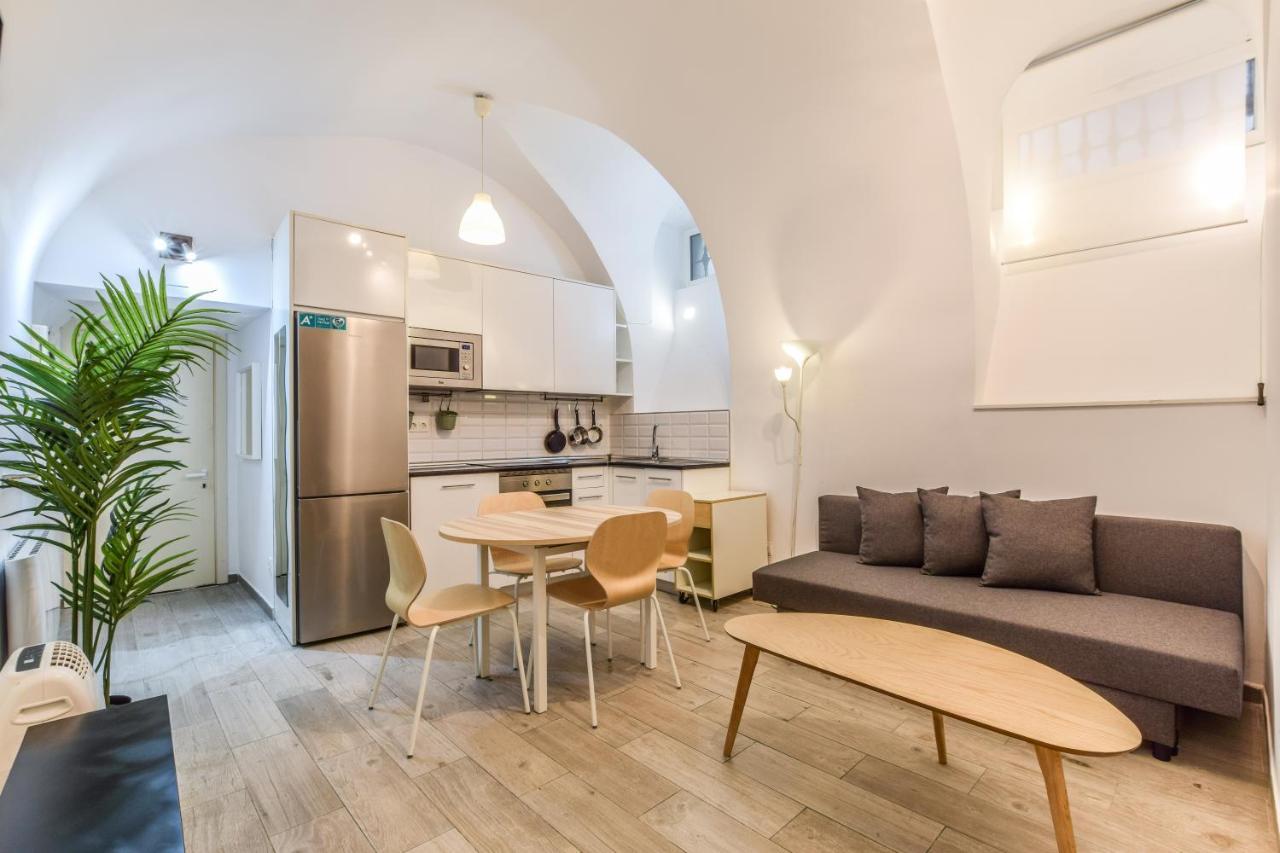 マドリードApartamento En Pleno Barrio De Las Letrasアパートメント エクステリア 写真