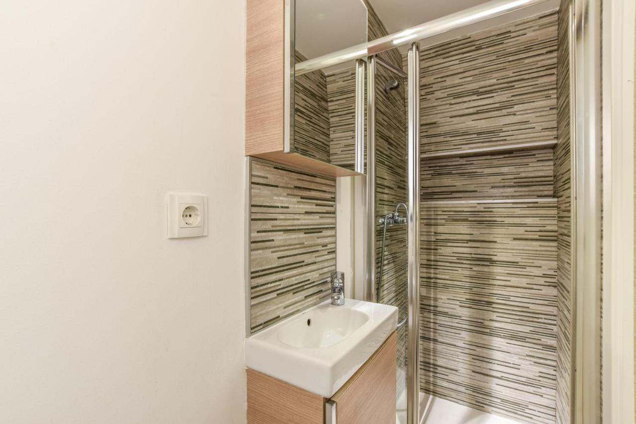 マドリードApartamento En Pleno Barrio De Las Letrasアパートメント エクステリア 写真